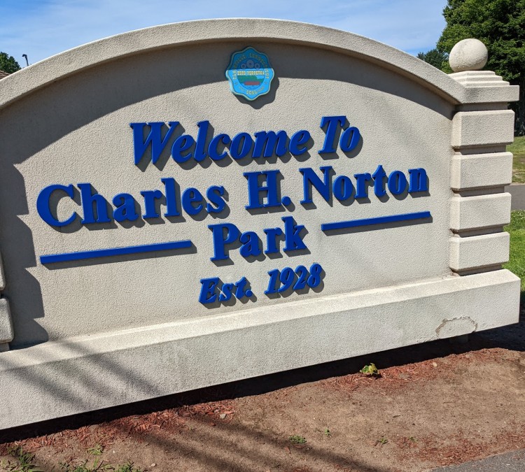 Norton Park (Plainville,&nbspCT)